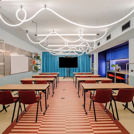Ibis Styles Aurelia Hotel 4*